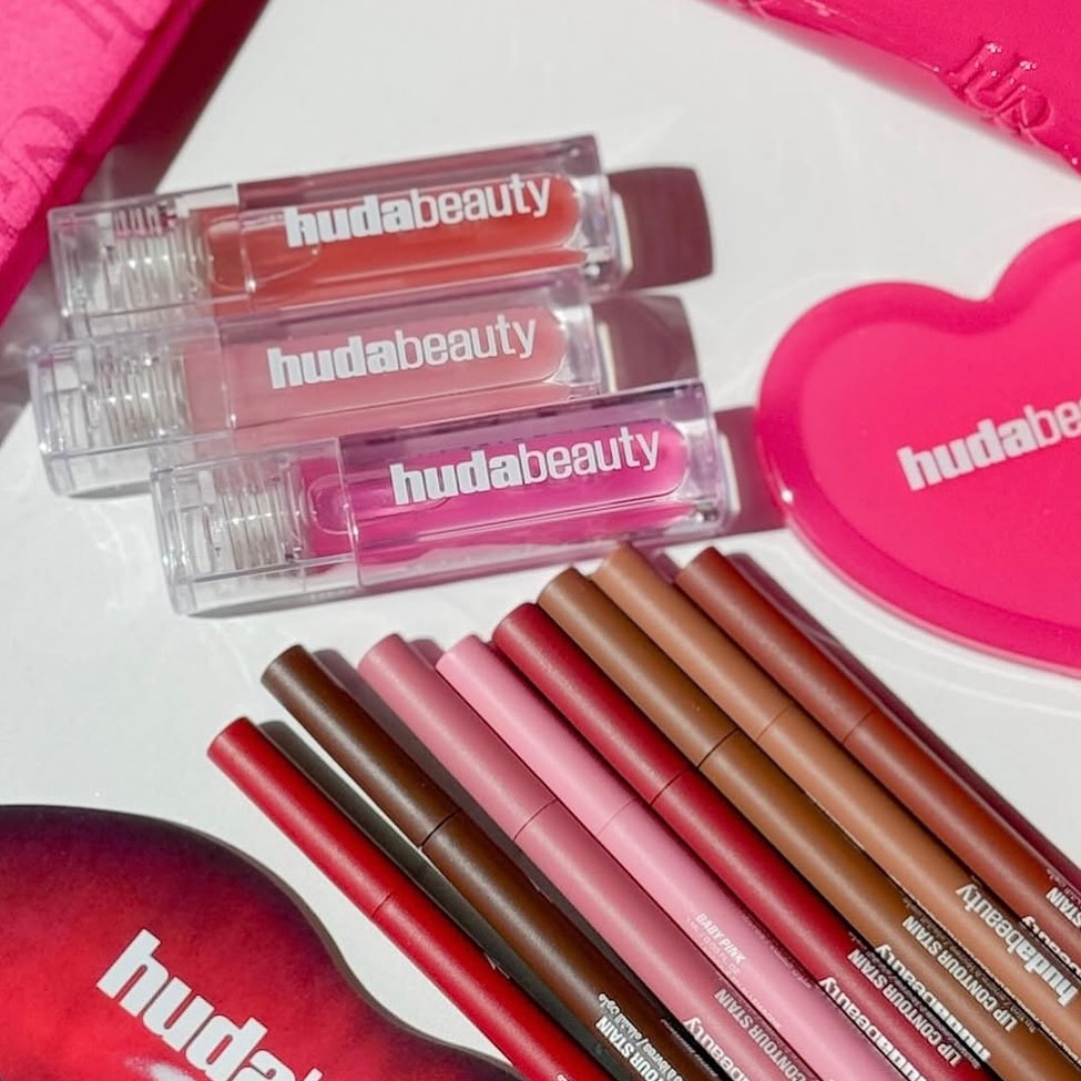 Lip Gloss Langka Warna-warni M - Huda Beauty Makeup Bag ulasan dan harga